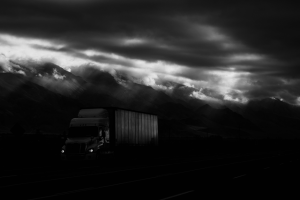 4 Reasons to Choose a Dedicated Trucking Attorney